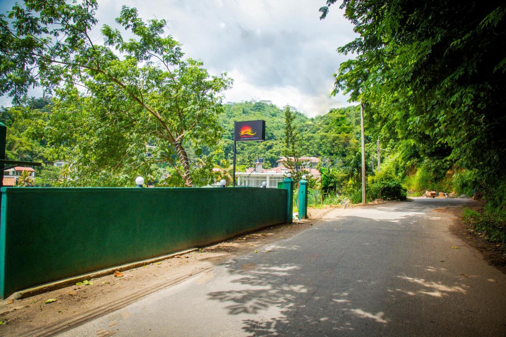 Sunbloom Inn Kandy Luaran gambar