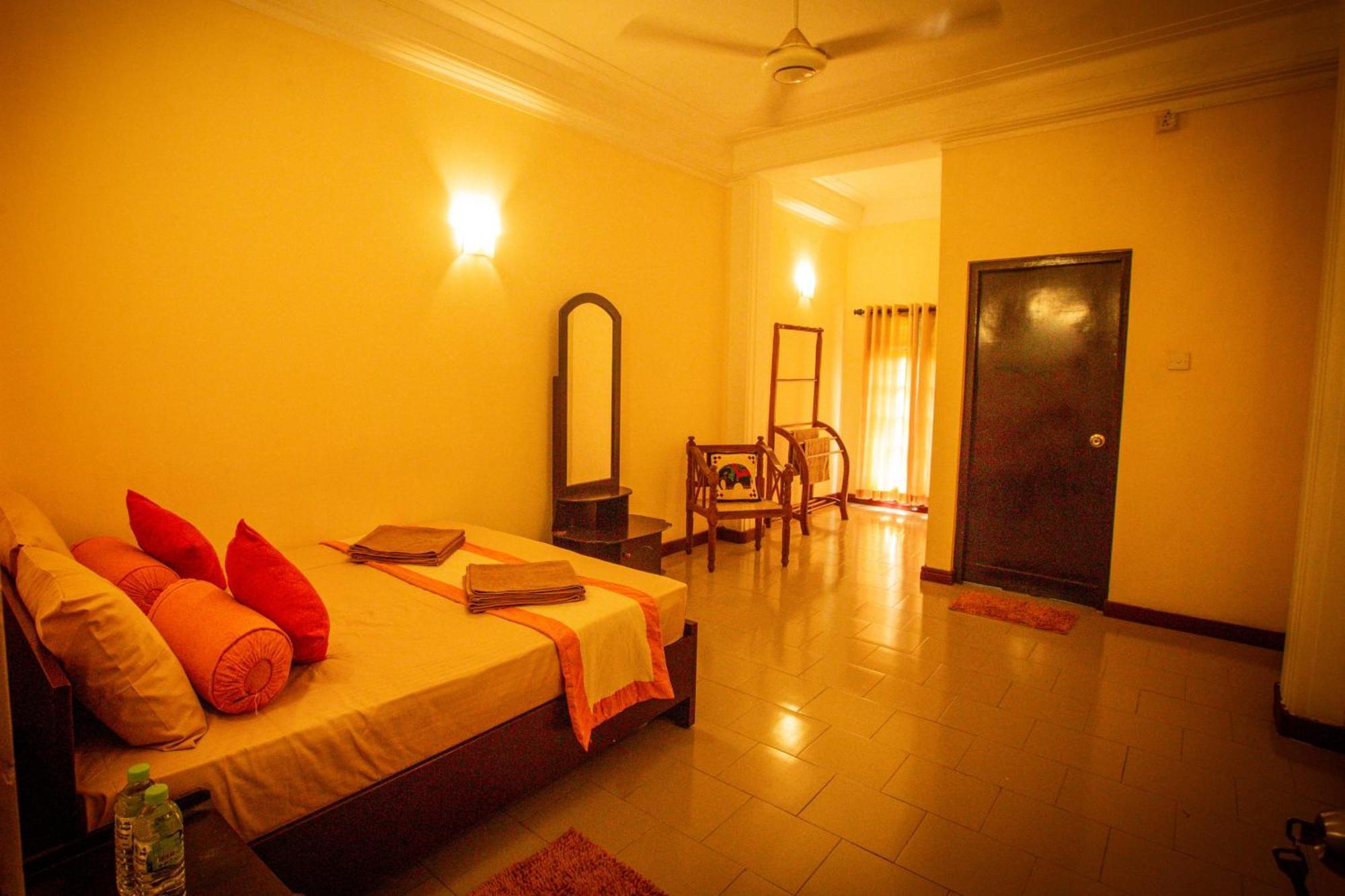 Sunbloom Inn Kandy Luaran gambar